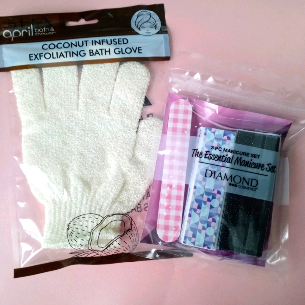 Coconut infused exfoliating glove/3p manicure set